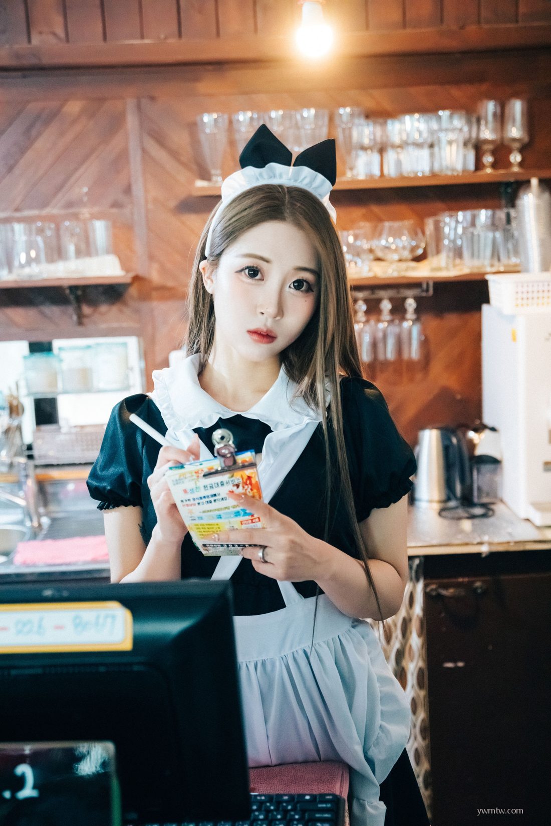 Maid [ϺLoozyӰ] Ů@Bomi cafe 3ҳ 